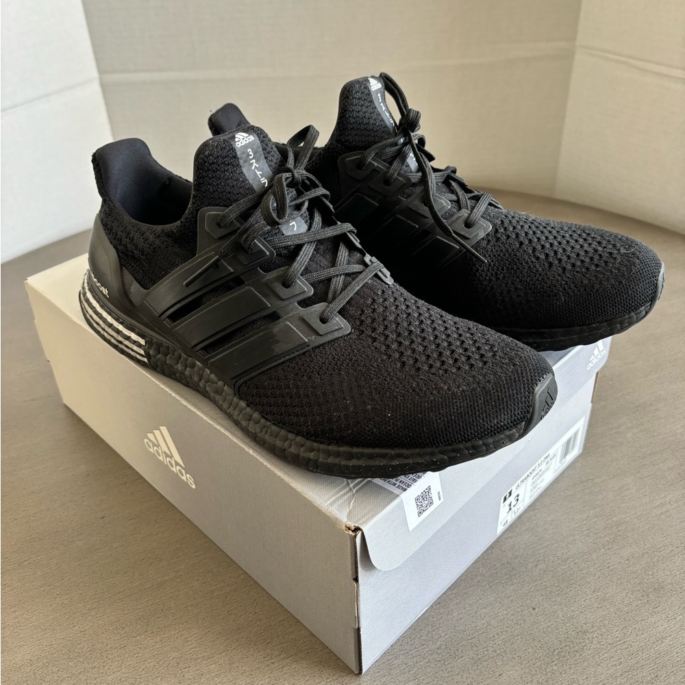 Mens Adidas UltraBoost 5.0 black size 13